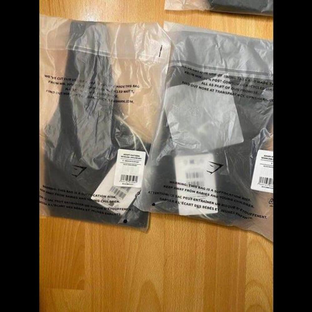New Gymshark Women -ADAPT PATTERN SEAMLESS LEGGINGS & Bra - size small- Black